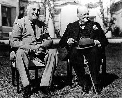 富兰克林·D·罗斯福和温斯顿·丘吉尔出席卡萨布兰卡会议`Franklin D. Roosevelt with Winston Churchill at the Casablanca Conference by English School