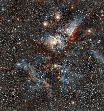 红外光下的船底座星云`The Carina Nebula in infrared light by Cosmic Photo