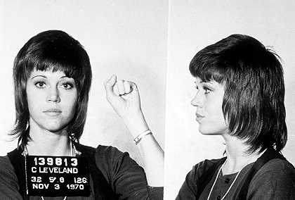 简·方达的马克杯照片`Jane Fonda Mug Shot by Historical Photo