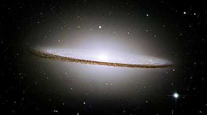 帽星系`Sombrero Galaxy by Cosmic Photo