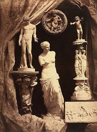 带有雕像和窗帘的静物画`Still Life with Statuary and Drapery by Hippolyte Bayard