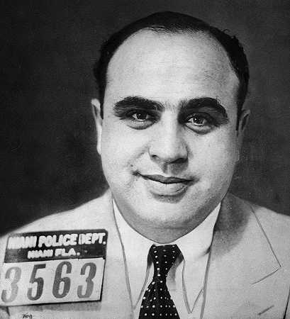 1930年迈阿密警察局Al Capone的照片`Mugshot of Al Capone, Miami Police Department, 1930 by American School