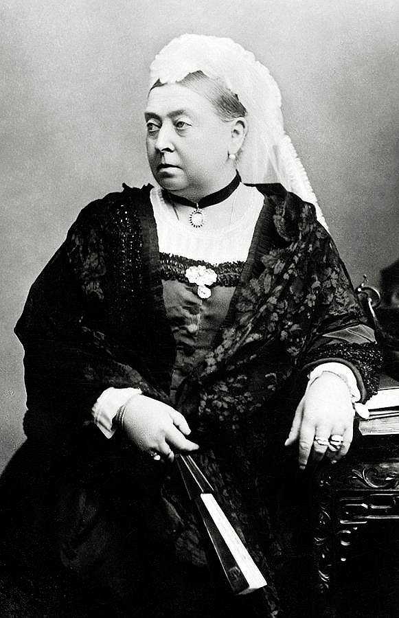 维多利亚女王`Queen Victoria by English School