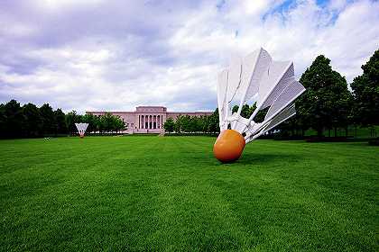 羽毛球雕塑，纳尔逊·阿特金斯艺术博物馆`Shuttlecocks Sculpture, Nelson Atkins Art Museum by Carol McKinney Highsmith