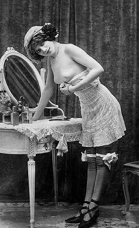 法国裸体模特，装饰艺术`French nude Model, Art Deco by French Nude Postcard