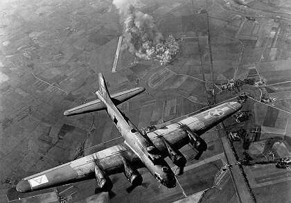波音B-17飞行堡垒，第二次世界大战`Boeing B-17 Flying Fortress, World War 2 by American School