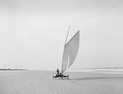 在海滩上航行，奥蒙德`Sailing on the Beach, Ormond by American School