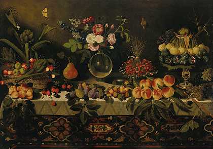 哈特福德静物大师的玻璃花瓶里摆满了水果和鲜花的悬垂桌子`A draped table laden with fruit and flowers in a glass vase by Master Of The Hartford Still Life
