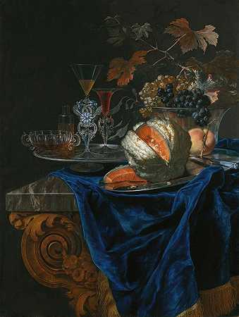 克里斯汀·贝伦茨（Christian Berentz）的静物画，银盘上放着一个甜瓜和一个桃子`Still Life With A Melon And A Peach On A Silver Platter by Christian Berentz
