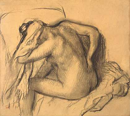 洗完澡后，这位女士擦干了头发`After the Bath, Woman Drying Her Hair (circa 1895) by Edgar Degas
