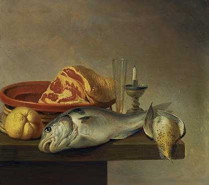 桌面边缘摆放着火腿、鱼、蜡烛和其他物品的静物画`Still Life With A Ham, A Fish, A Candle And Other Objects Arranged On The Edge Of A Tabletop by Harmen Steenwyck