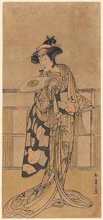 其中一位塞加瓦人穿着一件用黑色系带的竹袍，以玫瑰色扇形装饰`One of the Segawas in a Bamboo Robe Tied with Black, Brocaded in Rose Colored Fan Forms (18th century) by Katsukawa Shunshō