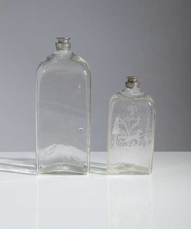 ` by Zwei Zinnverschlussflaschen, Alpenländisch, spätes 18. Jahrhundert