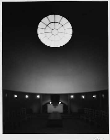 伍德兰教堂，2001年。 by Hiroshi Sugimoto