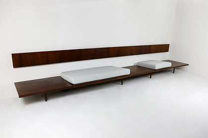 长凳，1950年代 by Joaquim Tenreiro