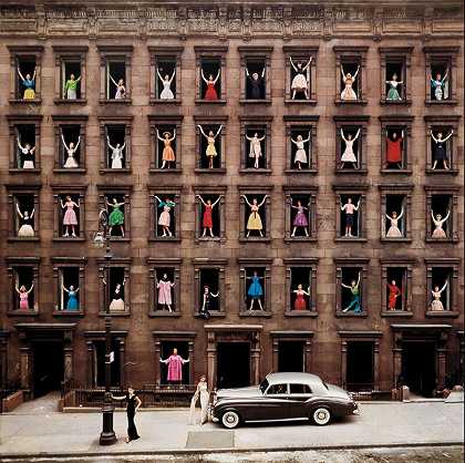 《窗户里的模特》，纽约市，1960年 by Ormond Gigli