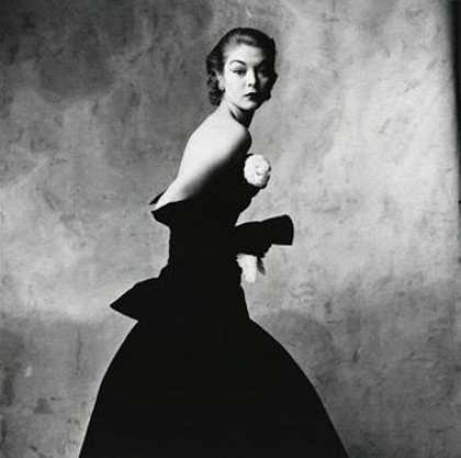 戴手帕的女人（让·帕切特），纽约，1951年，1951年 by Irving Penn
