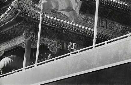 1958/1958年，毛泽东主席抵达中国北京 by Henri Cartier-Bresson