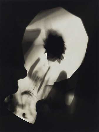 射线照相术，1922-1925年 by Man Ray