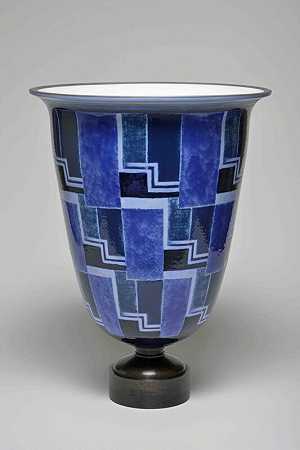 鲁尔曼2号花瓶（Line\’s Blue Checkboard 34-32 01-2的装饰），1932年 by Sèvres Porcelain Manufactory