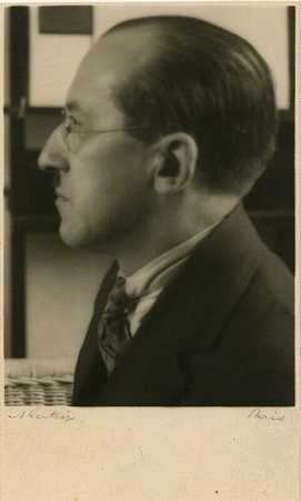 蒙德里安肖像，1926年 by André Kertész