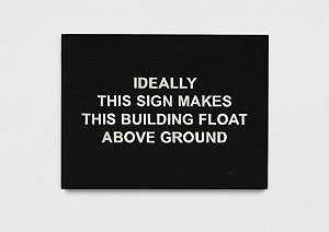 理想情况下，2018年，这个标志使这座建筑漂浮在地面上 by Laure Prouvost