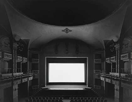 奥迪恩电影院，佛罗伦萨，2013年 by Hiroshi Sugimoto