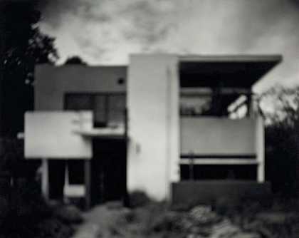Rietveld Schroder House，1999年 by Hiroshi Sugimoto