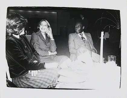 安迪·沃霍尔，杰里·霍尔和贝利的照片，1980年，1980年 by Andy Warhol