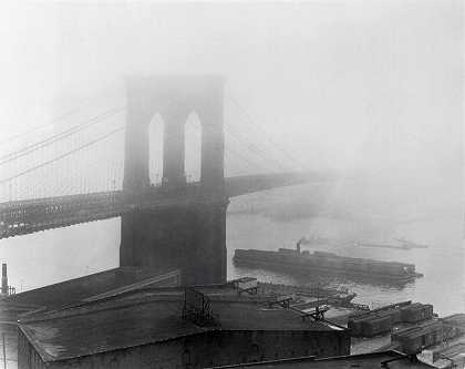 布鲁克林大桥在雾中，纽约，1948年 by Andreas Feininger