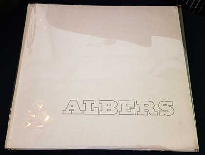 阿尔伯斯（由尤尔根·威斯曼介绍），1977年 by Josef Albers