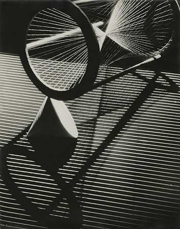 弦结构，线条，圆圈，约1940年 by György Kepes