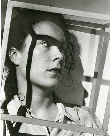 朱丽叶的影子被关在笼子里，1939年 by György Kepes