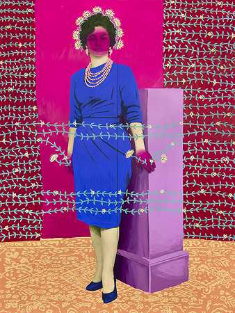 无标题（戴黄色花冠和图案窗帘的女人）（2020） by Daisy Patton