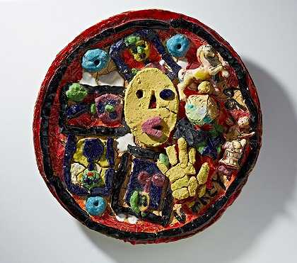 无标题（黄色椭圆形脸和手的盘子）（1994年） by Viola Frey