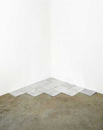 15 Ace锌角（2007） by Carl Andre