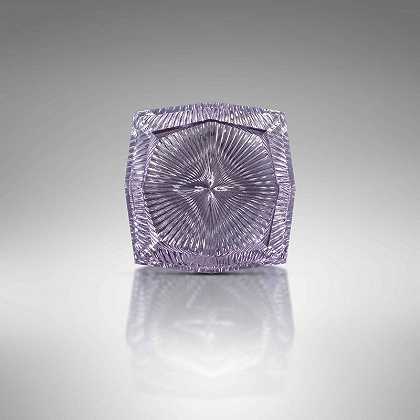 玫瑰引擎雕刻紫水晶（2021） by Bryan Drummond