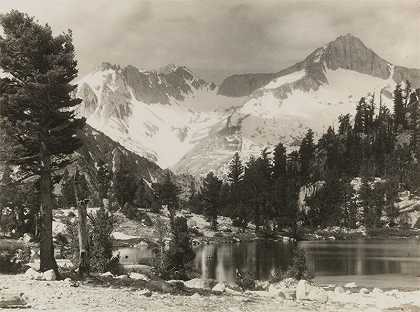 布鲁尔山（Mount Brewer），来自High Sierras（约1925年）的Parmelian版画组合 by Ansel Adams