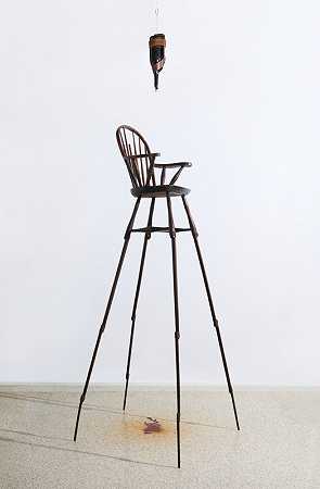 高脚椅和奇怪的水果（2005） by Wangechi Mutu