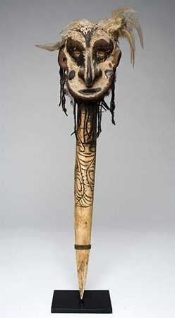 食火鸡骨匕首 by Papua New Guinea