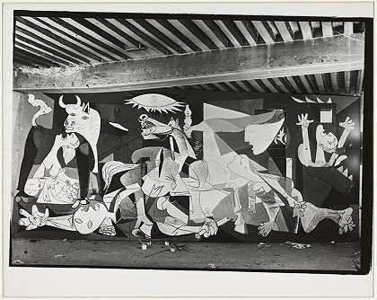 画布油画\\“格尔尼卡\\”进行中，状态七，大奥古斯丁工作室，巴黎（1937年） by Dora Maar