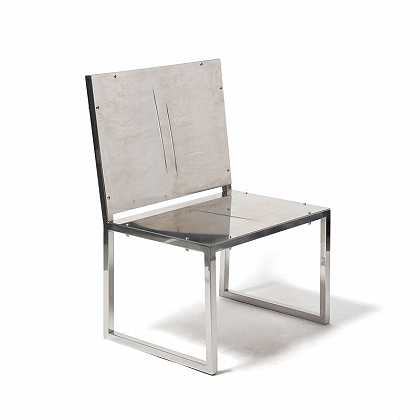 Fontana椅子不锈钢（2021） by Alê Jordão