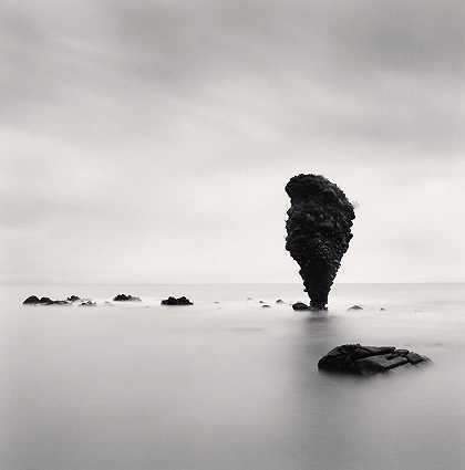 岩层，研究2，北海道Yoichi（2004年） by Michael Kenna