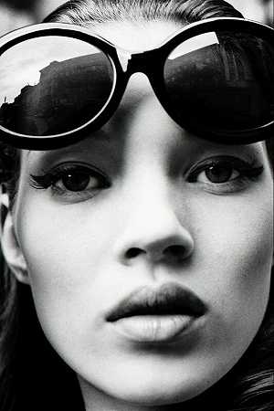 凯特·莫斯（Kate Moss），Seek，纽约，Harper\’s Bazaar Uomo（1992年） by Stephanie Pfriender Stylander