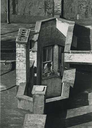 三扇9月窗（1970年） by André Kertész