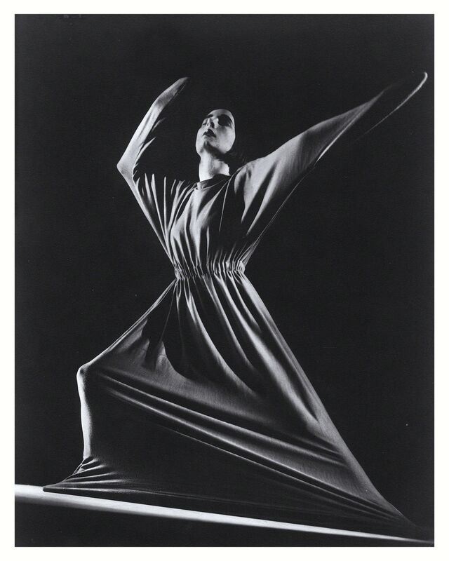 《膨胀的宇宙》（为露丝·佩奇设计的服装袋）（1932年） by Isamu Noguchi