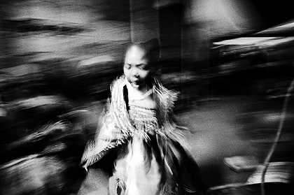 《年轻的斯瓦萨肖像》，布里奇斯系列（1999年） by Andrew Tshabangu