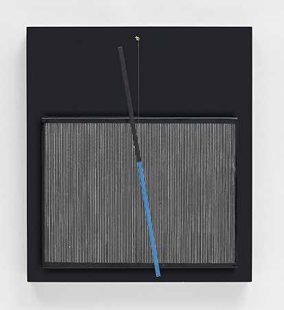 斜蓝色和黑色（1966） by Jesús Rafael Soto