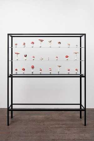 双蘑菇玻璃（24倍）（2018年） by Carsten Höller