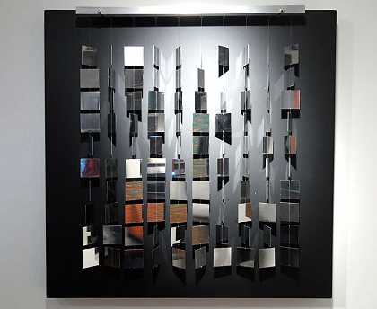 美孚方形镀银黑色（2007） by Julio Le Parc